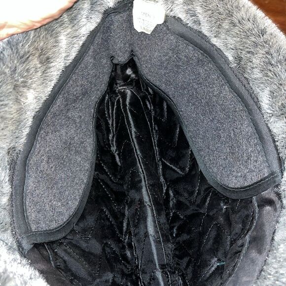 Tyrollean Alpine Oktoberfest German Gray Fake Fur Ear Muff Cap Hat Ford Mustang - Picture 5 of 9